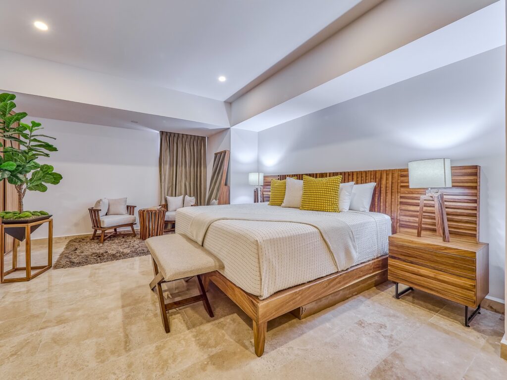 Bedroom with Kingsize Bed